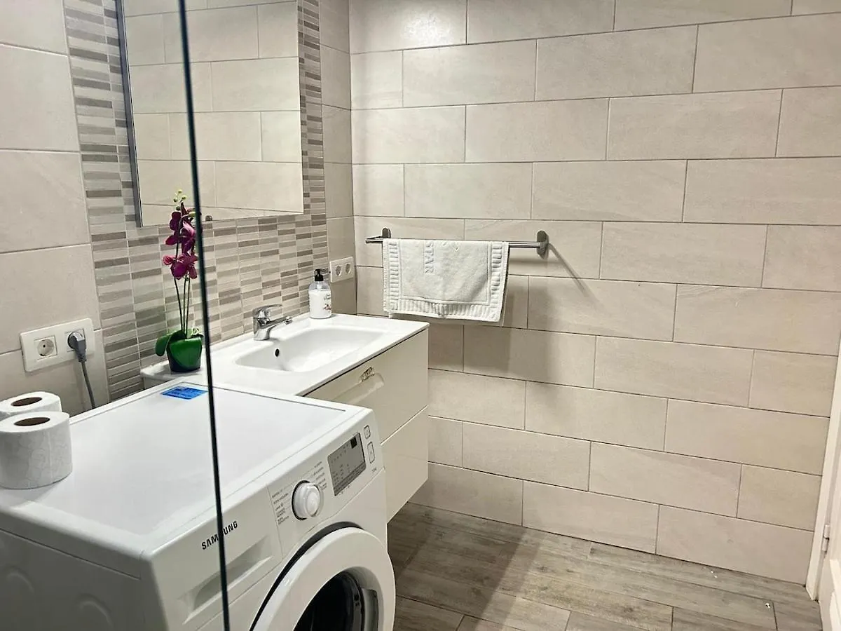 אדחה Modern One Bedroom Flat In Yucca Park